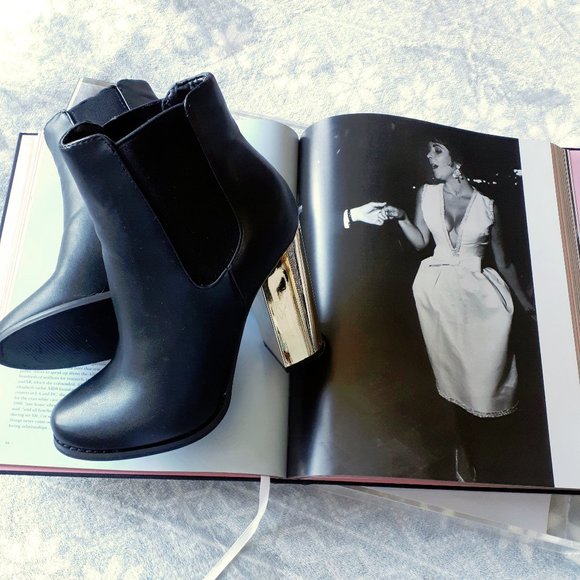 Forever 21 Shoes - Forever 21 black faux leather heeled ankle boots 6